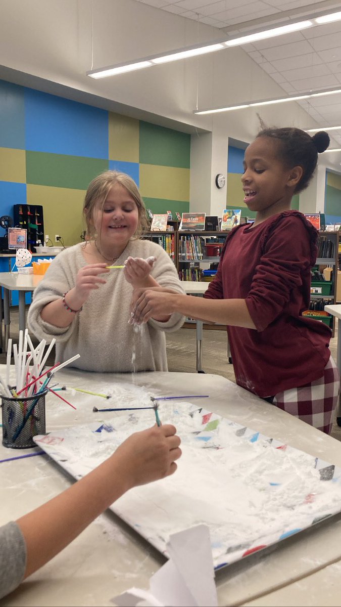 MsPGrade3's tweet photo. Winter Wonderland fun in the library! @DresselReads ❄️❄️❄️ https://t.co/GmaKQIRmY6