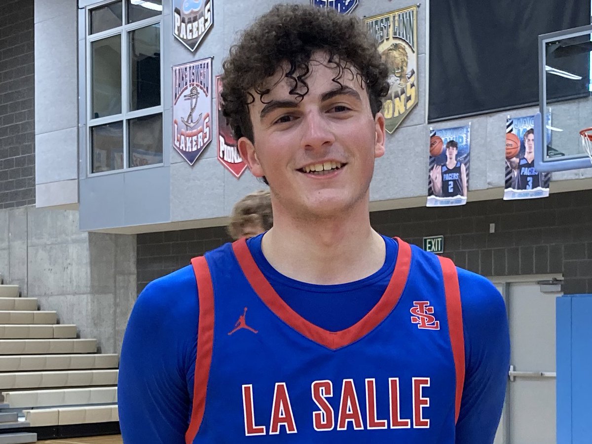 PrepHoopsOR's tweet photo. He’ll always be known for his scoring but in the win against @Pacer_Hoops, @nickrobertson2_ contributed in other ways as well. In addition to his 18 points he tallied 4 rebounds, 4 assists, and 2 blocks as he’s still not quite 100% from his ankle injury. https://t.co/BblsEHx5wf