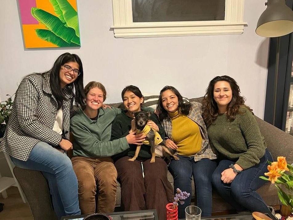 GHPathUCDavis's tweet photo. Celebrated the holiday season with the lab. Merry Christmas and Happy New Year to you all from our lab!! 🎄🎊🎆 https://t.co/c7aja6Ynvq