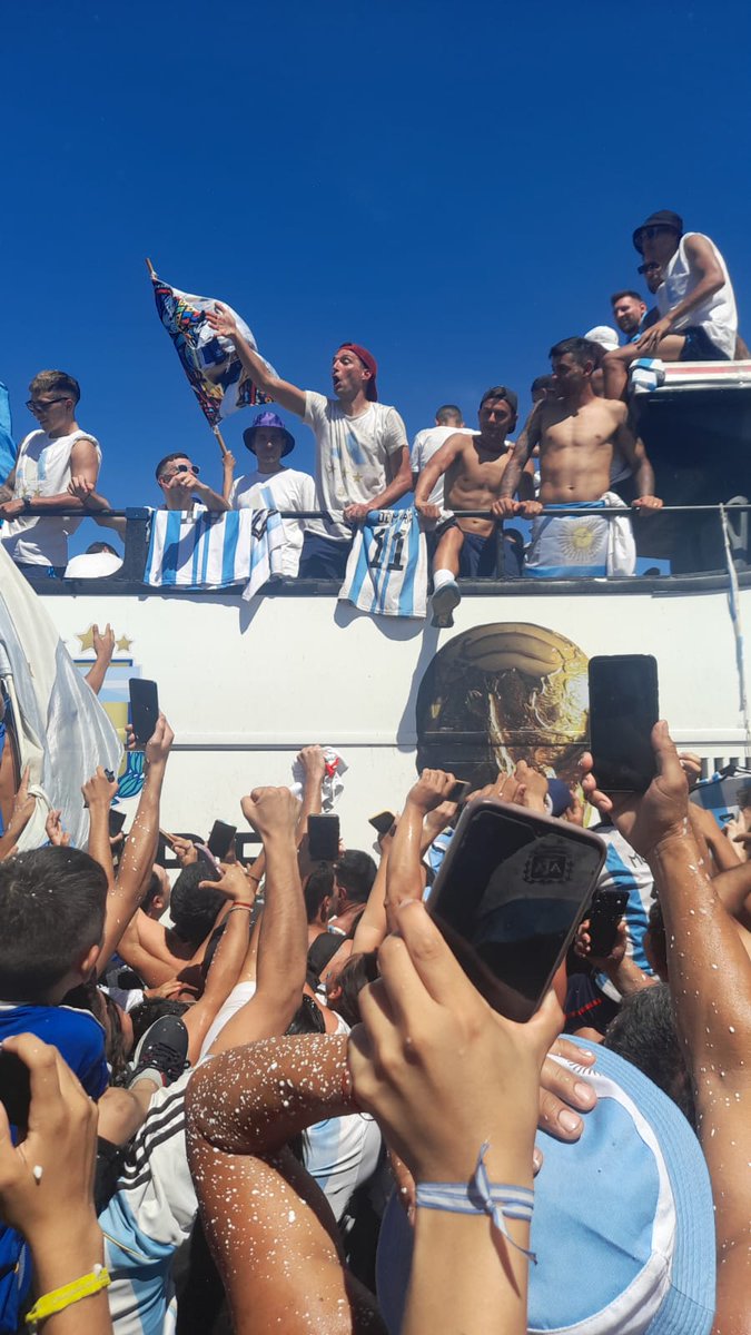 JohaDYFA's tweet photo. @Argentina 🥲🇦🇷❤️ El día más feliz 20/12/2022!!! https://t.co/UXZ8EelzHp
