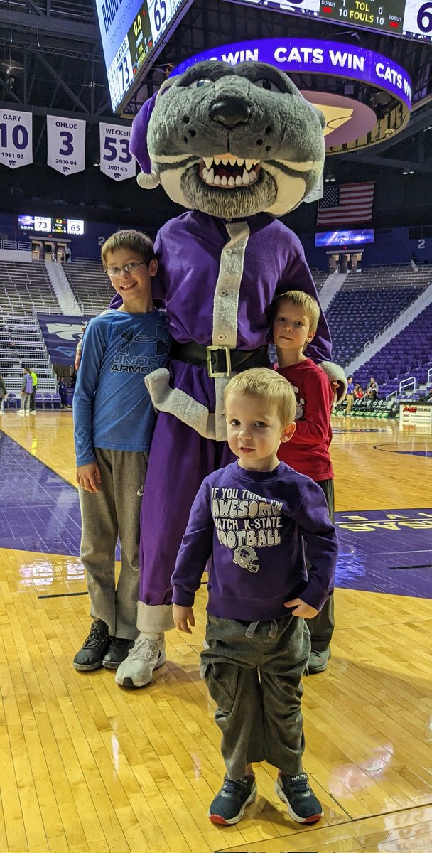 AckermanCraig's tweet photo. After the game, all three boys really wanted a picture with Willie. However, I don't think Jordy fully trusts him yet. 😂  #EMAW https://t.co/J1DKFUzg25
