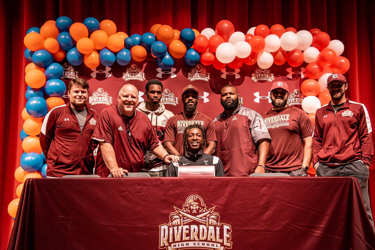 Congratulations to <a href="/jaheimclarke3/">juice 🧃</a> and <a href="/AnthonyBaxter_7/">Anthony Baxter Jr</a> to officially signing!! <a href="/RaiderAthletes/">RiverdaleAthletics</a>