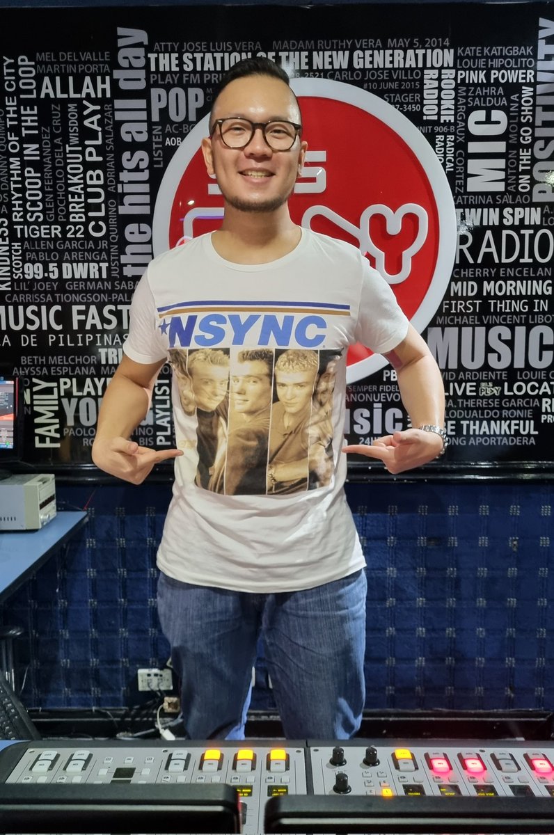 _StanSy's tweet image. Proudly repping boyband fans on-air on @995PlayFM because it's the #Playback995!

Join me on-air and online 👉🏽 twitch.tv/995playfm until 10 am! #FirstThing995