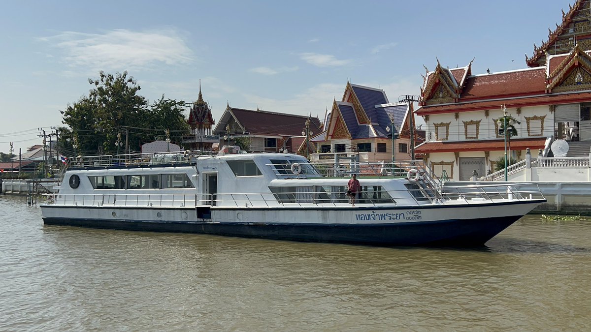 Private Dinner Cruise onboard Thong Chaophraya still have some available time this year! Celebrate the year onboard Khana Yacht Charter #Khanayachtcharter #Dinnercruise #BoatTour #RiverTour #BangkokTour #TravelBangkok #BoatCharter #YachtCharter #เช่าเรือ #ล่องเรือเจ้าพระยา