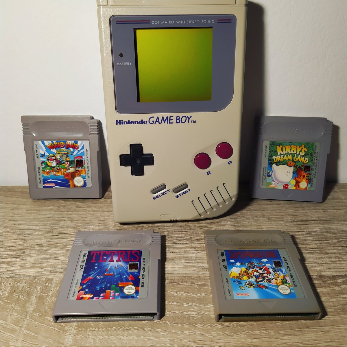 el_guillotee's tweet photo. ¡ERES UN FENÓMENO, GAME BOY! 😎
#gameboy #nintendo #gameboyfan #gameboyfat #nintendoclassic #nintendo1989 #supermarioland #tetris #kirbydreamland #supermarioland3 #retro #retrogaming #consolaretro #gameboylife #gameboygames #gameboycollection https://t.co/9EwCAw6Yok