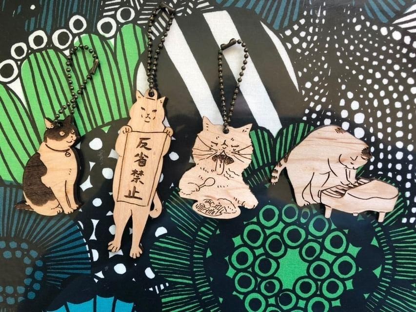 漫画 #道北レジェンド !
「たんのゆりさんとコラボ 編」
ゆりさんが作ってくれた木製猫キーホルダー。自己肯定感が上がると噂の反省禁止が人気でした。ねこ展は終了していますが、クリスマスミニマーケット展が開催中。旭川の「まちなか展示室」は23日(金)がラストオープンです #漫画 #旭川 #北海道 