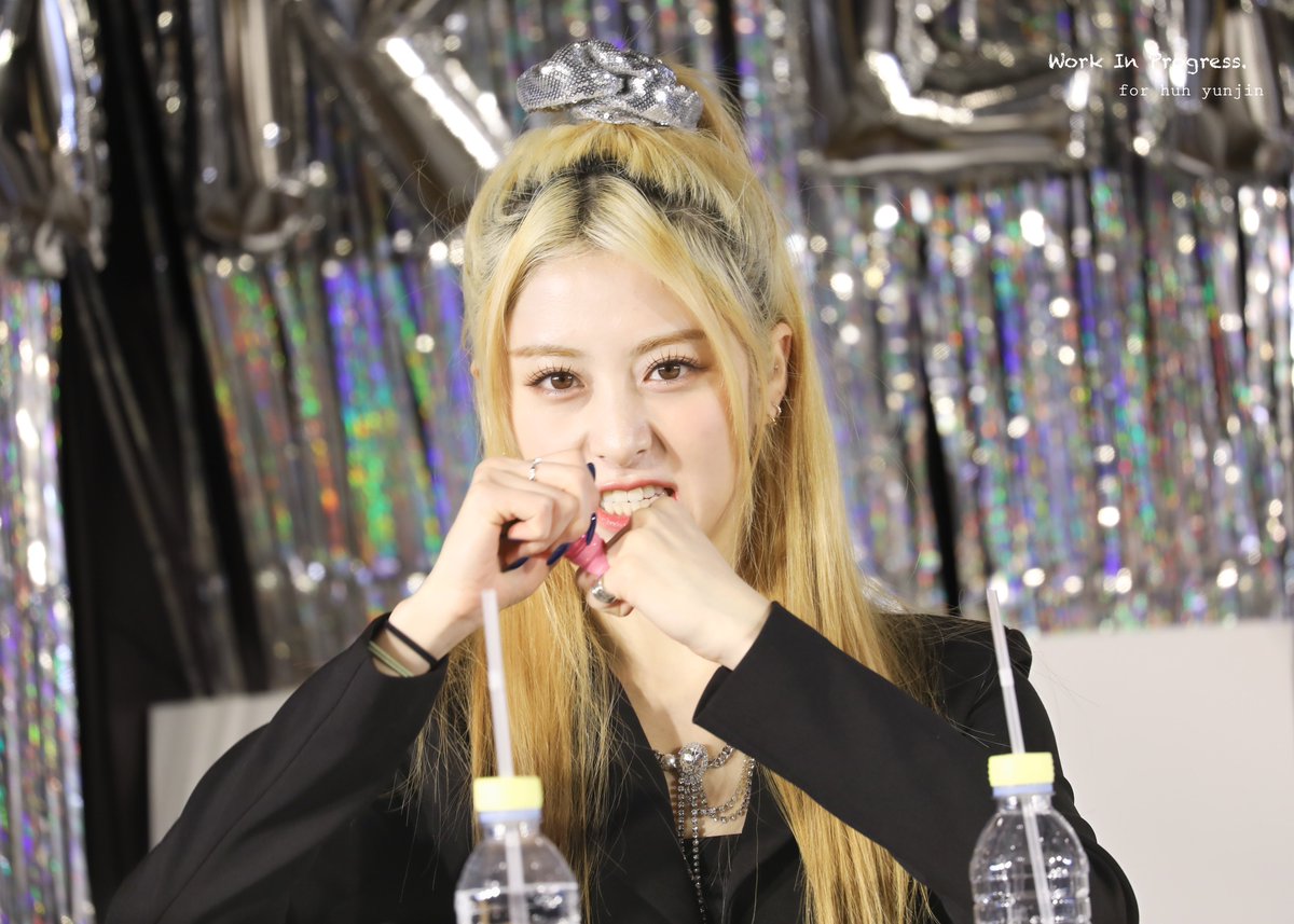 221221 위버스 팬싸 HQ

굿모닝~~ 허공주👸🏼🖤

#르세라핌 #허윤진 #HUHYUNJIN #LESSERAFIM