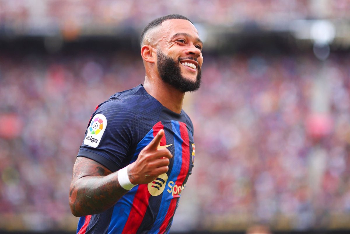 _bbnufc's tweet photo. Memphis Depay to Newcastle in January? https://t.co/9xbREKthOx