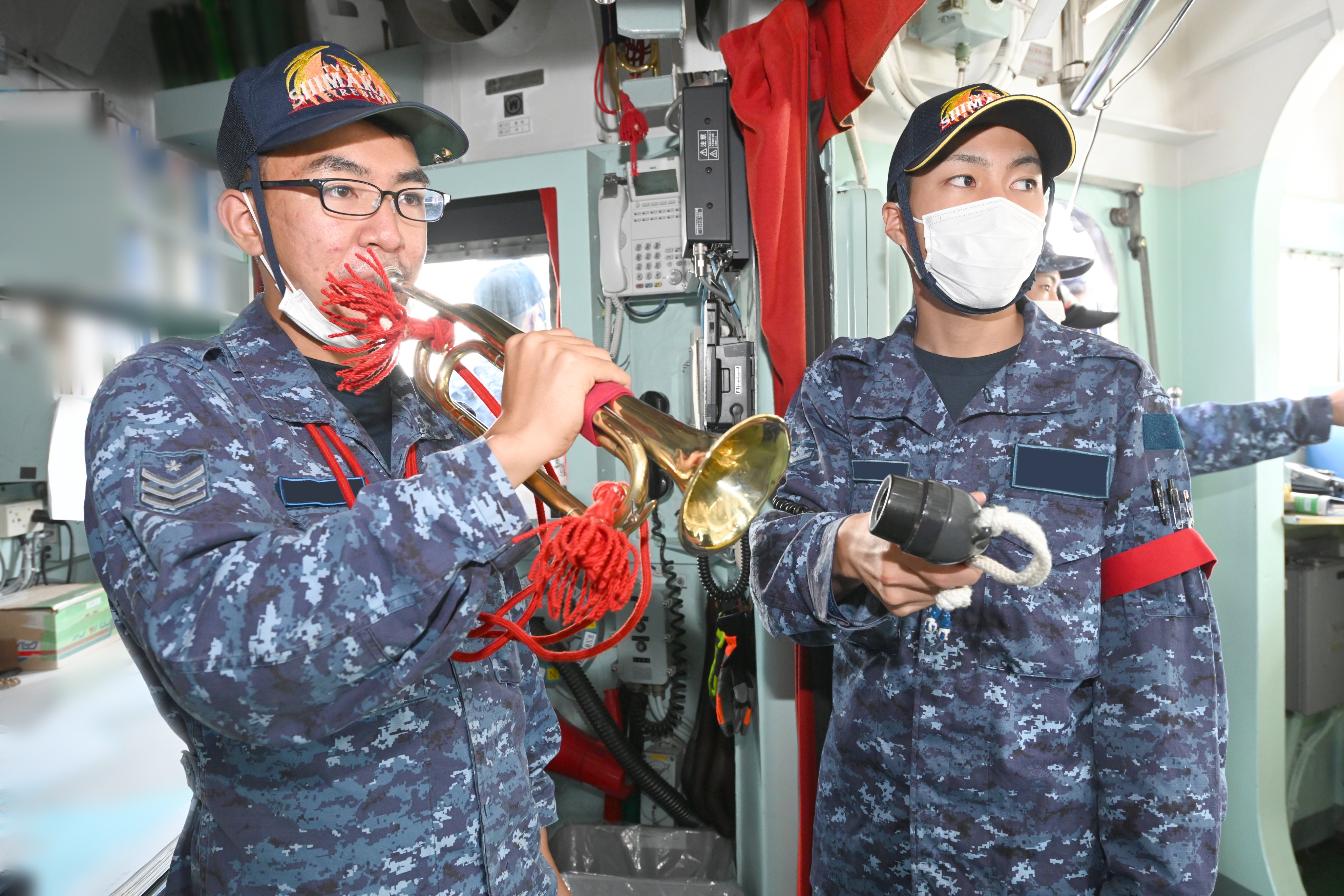 サントリー ウイスキー 海上自衛隊 訓練艦隊ラベル 750ml 空瓶 サントリー ウイスキー 海上自衛隊 訓練艦隊ラベル 750ml 空瓶