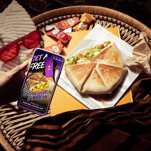 RedFlagDeals.com (@redflagdeals) on Twitter photo Get a free Crunchwrap Supreme when you download the new <a href="/TacoBellCanada/">Taco Bell Canada 🇨🇦</a> app. bit.ly/3hGMqTZ Get a free Crunchwrap Supreme when you download the new <a href="/TacoBellCanada/">Taco Bell Canada 🇨🇦</a> app. bit.ly/3hGMqTZ