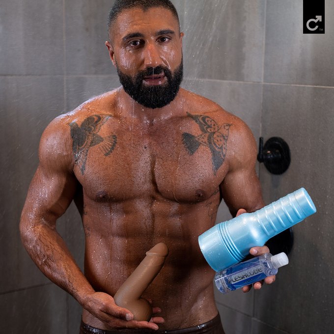 You've lusted after him for years & now this sexy Persian top is yours to take home! Welcome @TheSharok