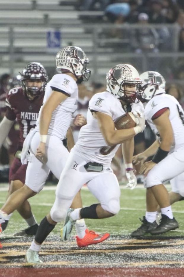 cclondonpirates's tweet photo. Congrats to @masonarispe2 for being selected 1st Team Outside LB & Hon. Ment. RB in District 15-3A D1! Mason was a 4 year starter & one of the toughest to come thru London! Great Career Mason!!
@_LondonBaseball @LawverRon @CCLondonPower @CoachAmaya3 https://t.co/rP9Il39RjR
