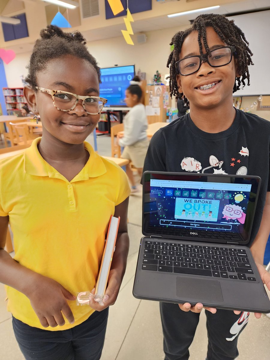 EESMediaReaders's tweet photo. 5th grade had a blast using #criticalthinking skills to break out! @breakoutEDU #webrokeout #ProudPanthers @DRoss_EESPrinc @pbcsd #lovemylibrarypbcsd https://t.co/jTUQveC56Y