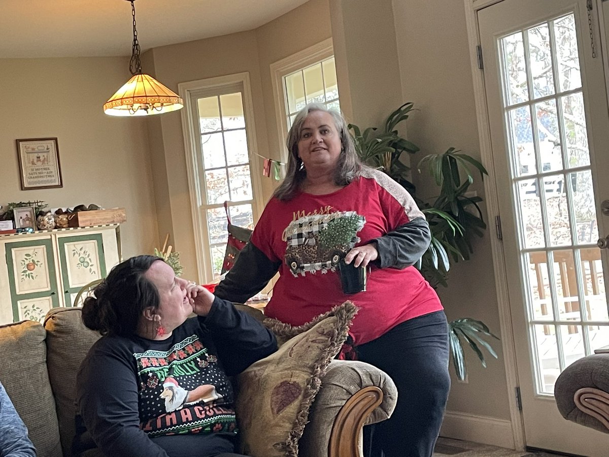 MeganLittle01's tweet photo. Thank you @staciparker16 for hosting an amazing holiday party. Love this group of women #firstgradestrong https://t.co/Y0HTrp7jx3