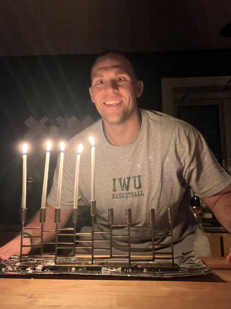 Illinois Wesleyan Men’s 🏀 assistant coach Aaron Levin lighting on the 4th night of Hanukkah. 🕎

#JCA | #CoachesLightCandles | #HappyHanukkah