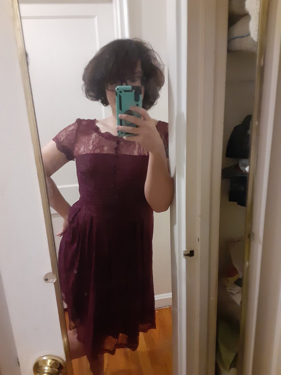 Prez_Selk's tweet photo. Mmmk but look at my dress doe https://t.co/JNGkRlCvZ2