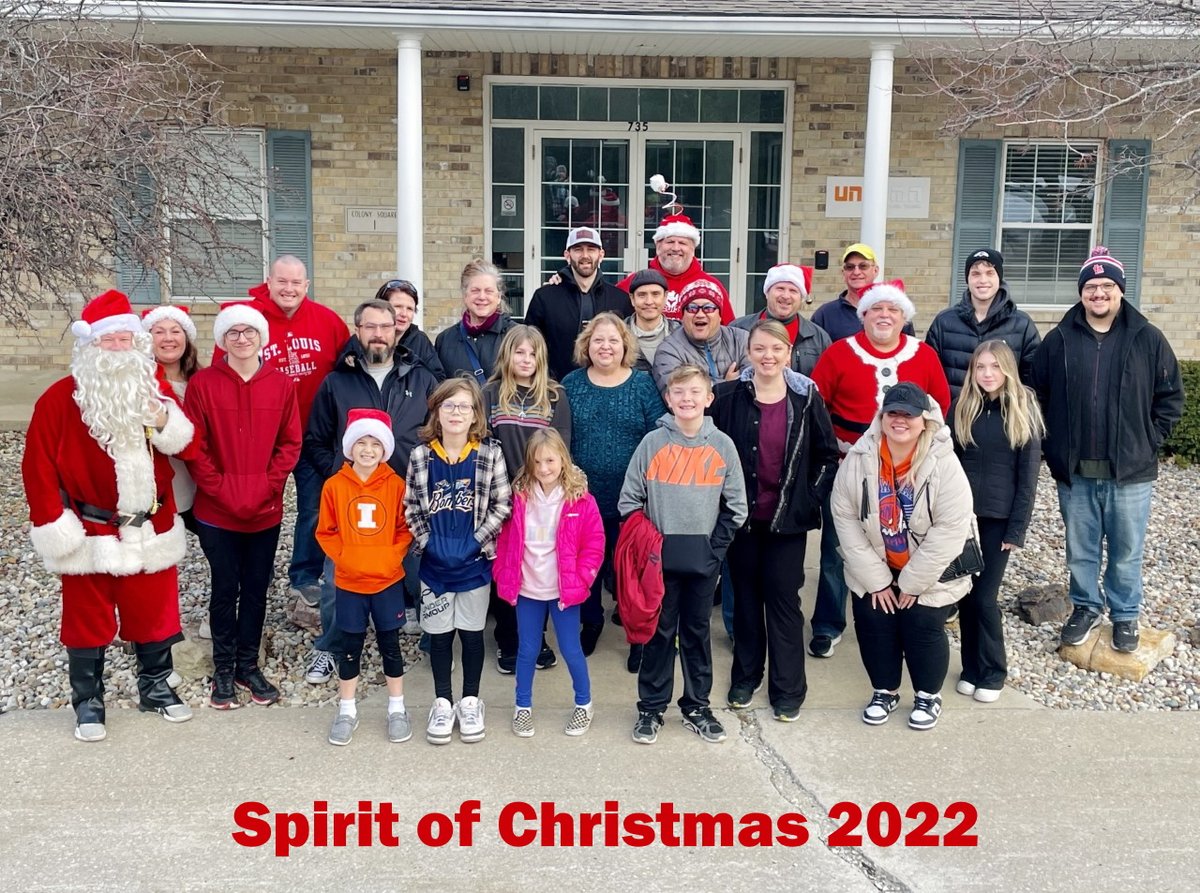 UNCOMN_LLC's tweet photo. (2/2) Saturday marked the 19th year of #UNCOMN's Spirit of Christmas effort. A group of 40 volunteers delivered the #Christmas of a lifetime to 2 local military families with help from @Weekends0nly who helped supply our 2nd family with two bedframes and four dressers! #ThankYou! https://t.co/rnIEihihcy