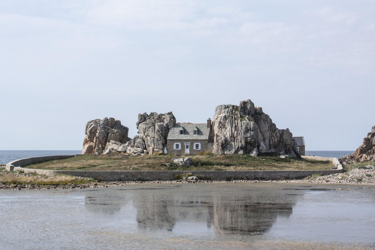 'Between the rocks I stand a lonely house, Castel Meur Plougrescant, Bretagne. From u/GraviTraxRein on /r/mostbeautiful'