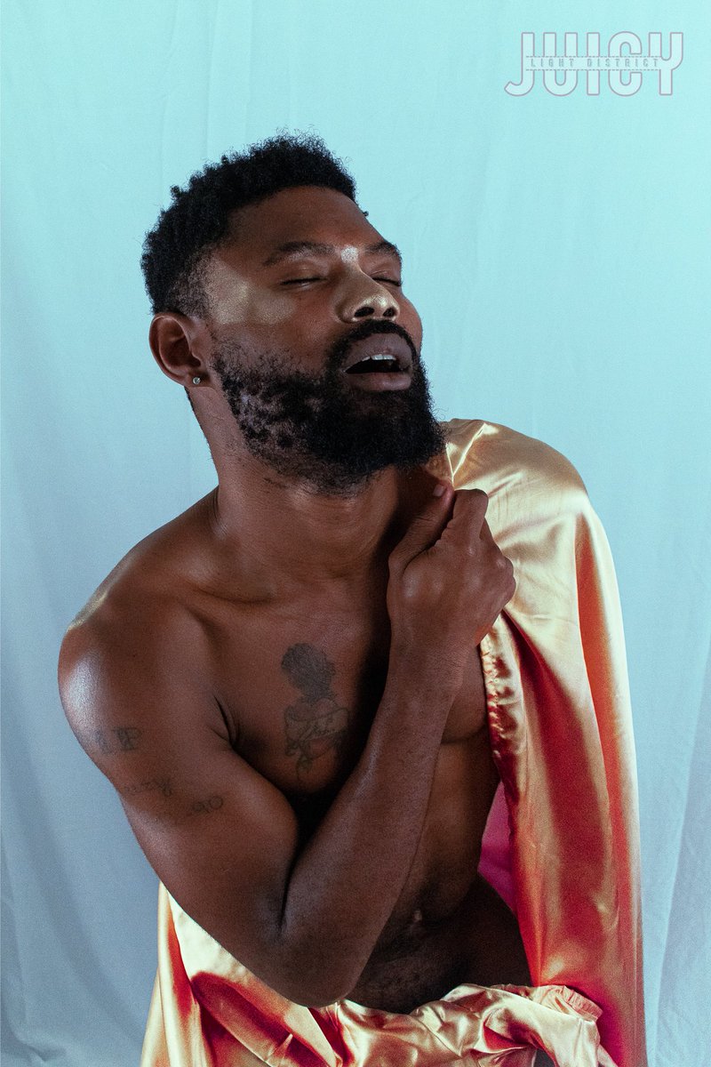 JLightDistrict's tweet photo. Inhale and exhale… 

#erotic #eroticart #eroticportrait #queerart #homoeroticart #erotica #gayerotica #gaymen #queermen #juicy #juicylightdistrict #portrait #lgbt #nude #nsfw #nsfw_art #otter #hunks https://t.co/BaEpeO5iZj