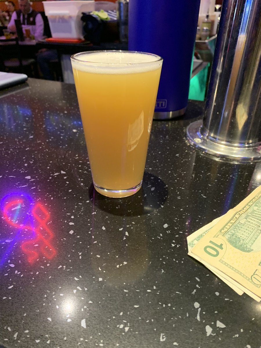 vciervo14's tweet image. @tiredhandsbeer #AlienChurch