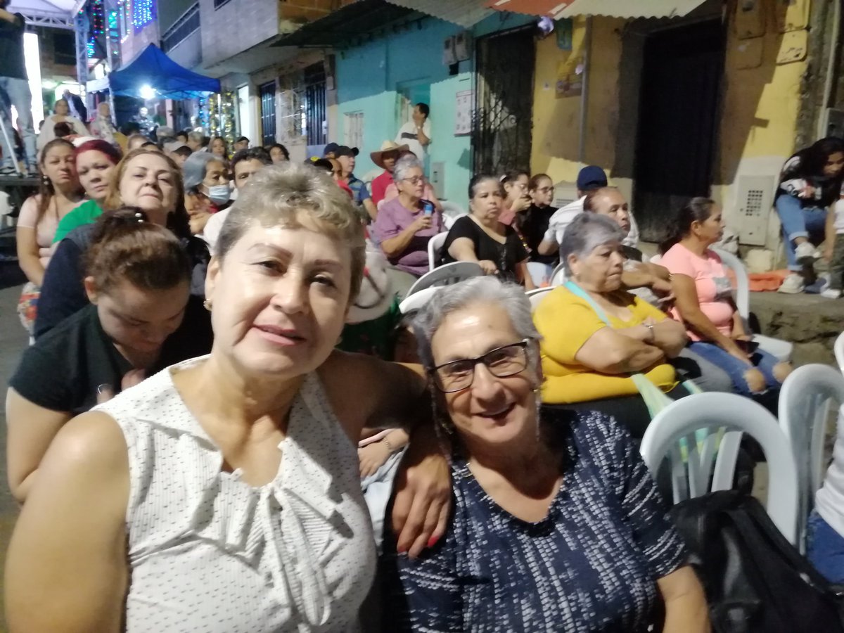 AlcaldiadeBello's tweet photo. 🧡 Con una amplia participación terminamos las 👵🏼👨🦲🙋♂️🙎♀️ jornadas de rendición de cuentas en nuestra ciudad.
👏 Gracias por ayudarnos a construir el Bello que Queremos.
#BelloSeTransforma https://t.co/rMktiThVTM
