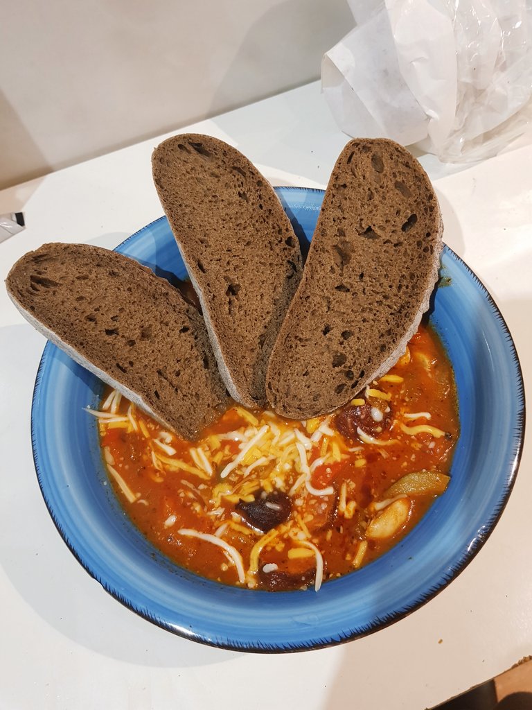 SetsiCosplay's tweet photo. Lecsó with polish sausage & mix with cheese is TOP TIER 🤤❤️ #Lecsó #nightcooking #lovetocook #comfortfood #sogood #foodgasm https://t.co/yy2omv1lNU