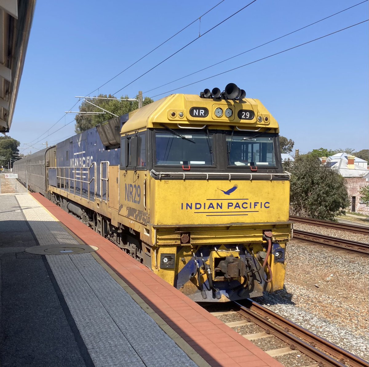 JohnDay_2's tweet photo. @YamagamiShingo Enjoy the trip, one of the great train journeys of the world. Here is the train passing through Midland/Woodbridge approaching Perth recently. https://t.co/W2cdYzY2gJ