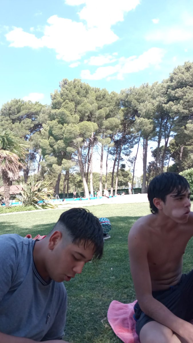 El german parece que tiene un pija en la boca