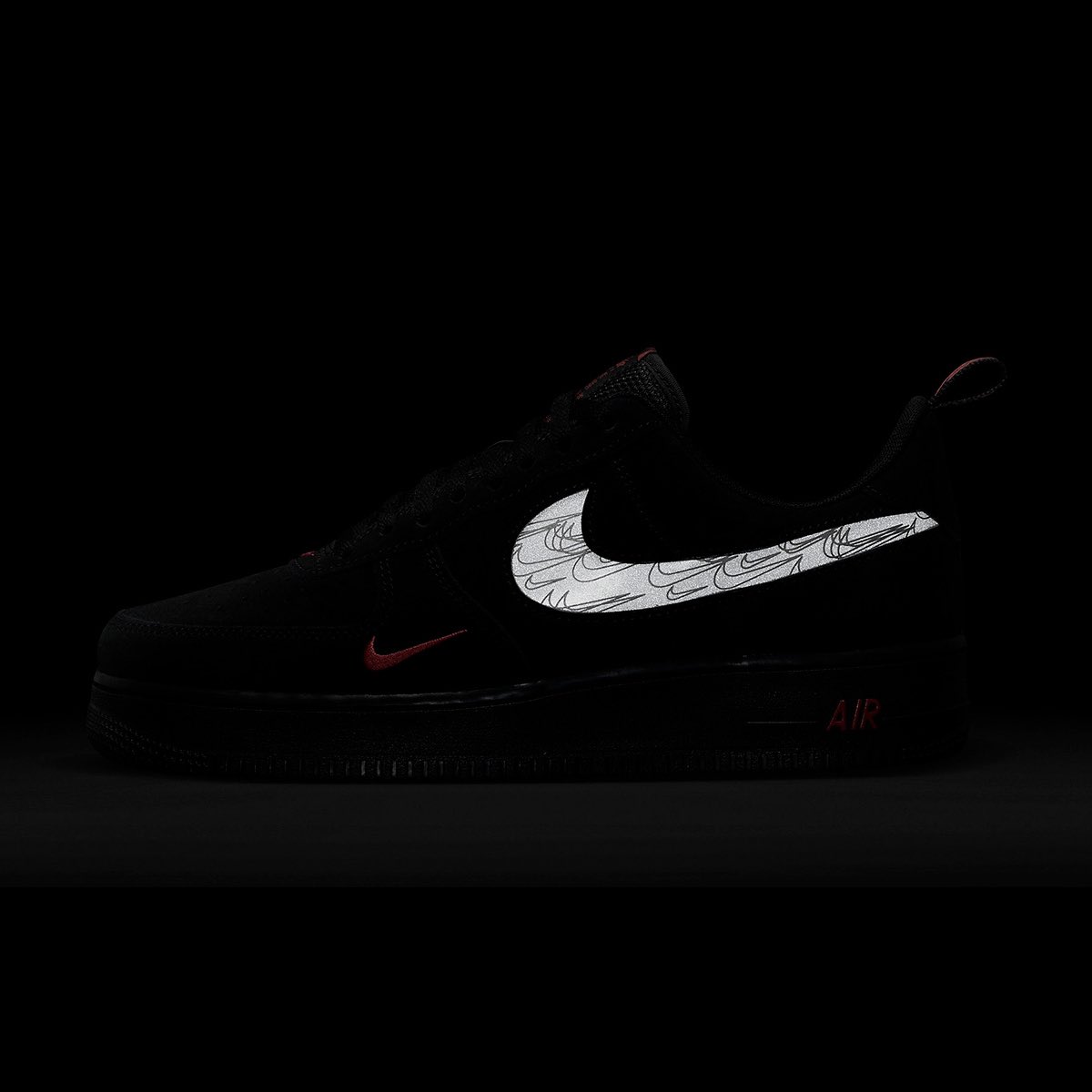 sdmlinks's tweet photo. 🎃 O Air Force 1 “Black Orange” começou a ser lançado no mundo. Fique de olho. 

📲 Receba o aviso antecipado:
https://t.co/unVWZ25fPP https://t.co/kBCrmtj9mk