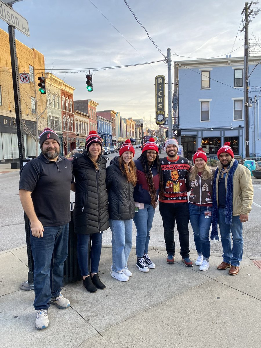 Cat Mak (@catmak23) on Twitter photo Fun afternoon celebrating the holiday season with the lab 🎄🎅🏼🕎 🎉 I feel very lucky to work with such a great team of people🔬🧬🫀💪🏼 <a href="/OmarBritoStrada/">Omar Brito-Estrada</a> <a href="/keira_hassel/">Keira Hassel</a> <a href="/eamanabay/">Eaman Abay</a> Fun afternoon celebrating the holiday season with the lab 🎄🎅🏼🕎 🎉 I feel very lucky to work with such a great team of people🔬🧬🫀💪🏼 <a href="/OmarBritoStrada/">Omar Brito-Estrada</a> <a href="/keira_hassel/">Keira Hassel</a> <a href="/eamanabay/">Eaman Abay</a>