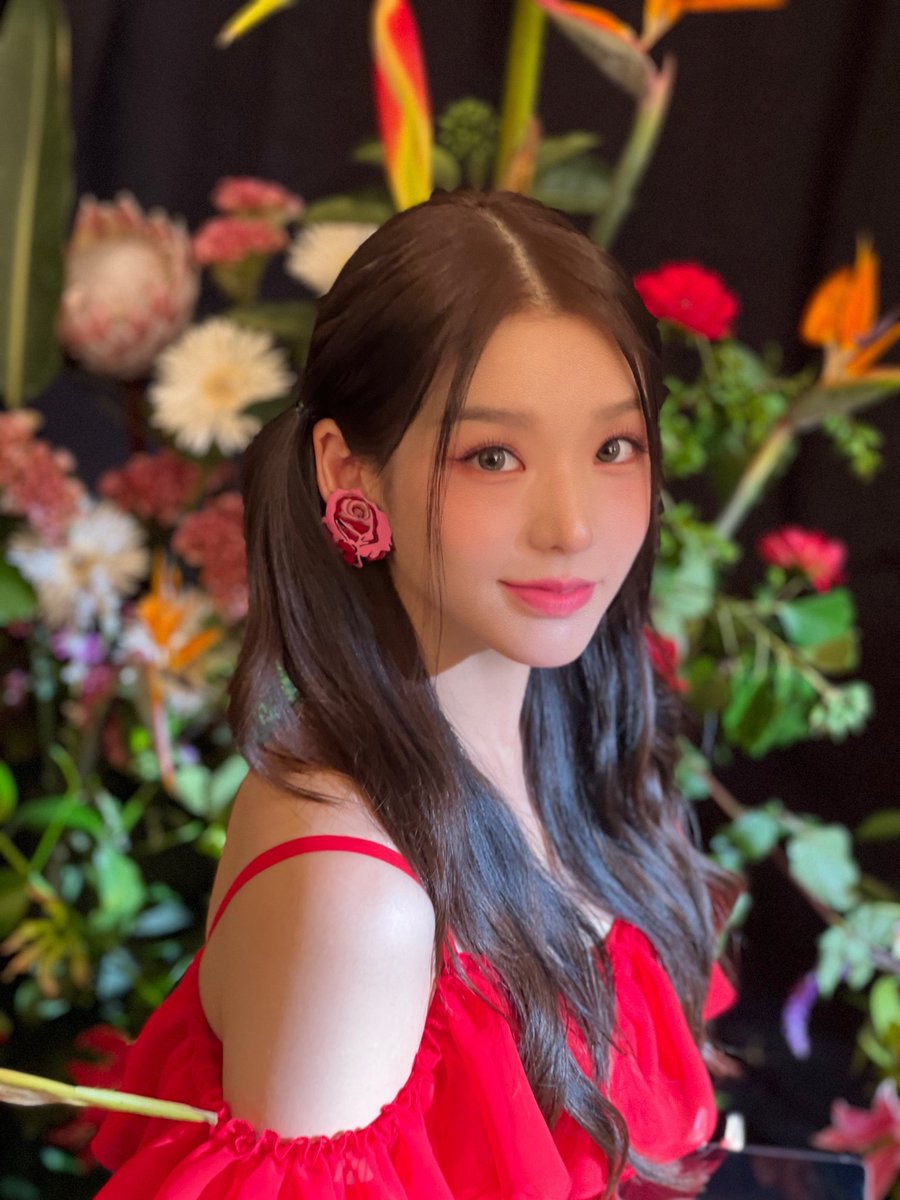 starfess's tweet photo. -guys Let me introduce to y'all
LEE SOODAM from SECRET NUMBER, cantik banget 😭❤️‍🔥 https://t.co/CFf3WNcUk6