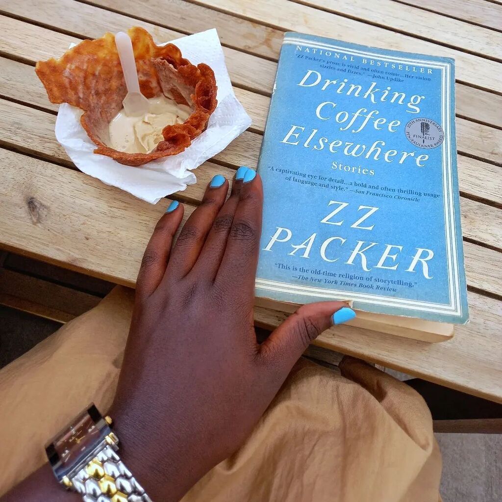 faith_nzama's tweet photo. A story a day keeps the blues away. 📖
.
.
.
#Bookstagram #DrinkingCoffeeElsewhere #ZZPacker #currentlyreading #shortstories https://t.co/tm8CHfMG2A https://t.co/t2IM1YYnOk