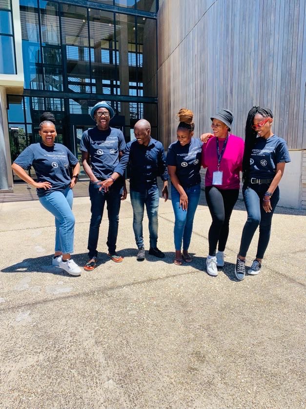 Well done to all the NITheCS Interns for their last excellent presentations of the year 2022. 

Let the celebration continues 🥳🥳🥳🥳🥳🥳🥳

 #Q2CAfrica 
#Quarks2CosmosAfrica
 #NITheCS_Internship2022 at #MandelaUni #MandelaScience