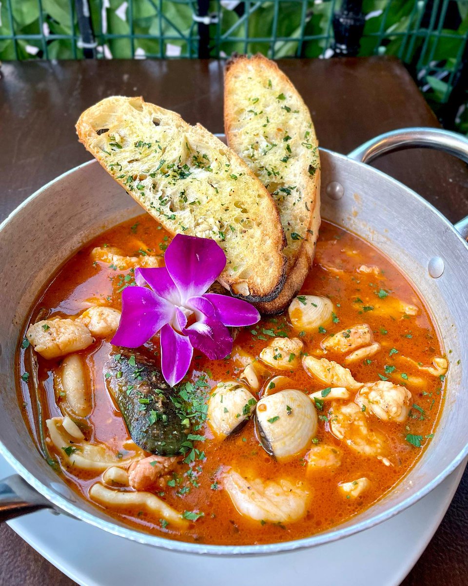 altstrat's tweet photo. @Operacaffe's delicious Cioppino is perfect for this weather 📸 @cinfullyfoodie https://t.co/WuHj8v6vZO