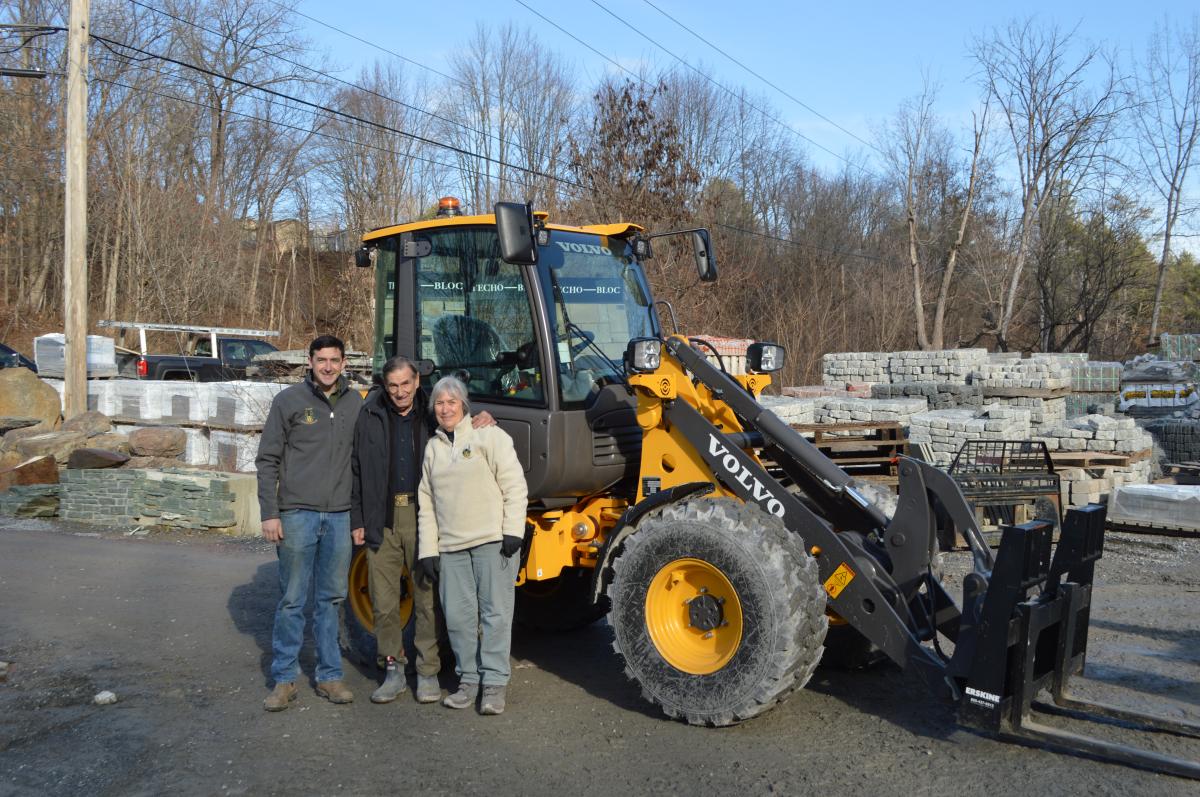 CEGltd's tweet photo. Stone Company Receives First Volvo Electric Wheel Loader in North America https://t.co/jSCiC1H2vb #Construction #ElectricWheelLoader #Vermont #Volvo https://t.co/QrQLm8eReA