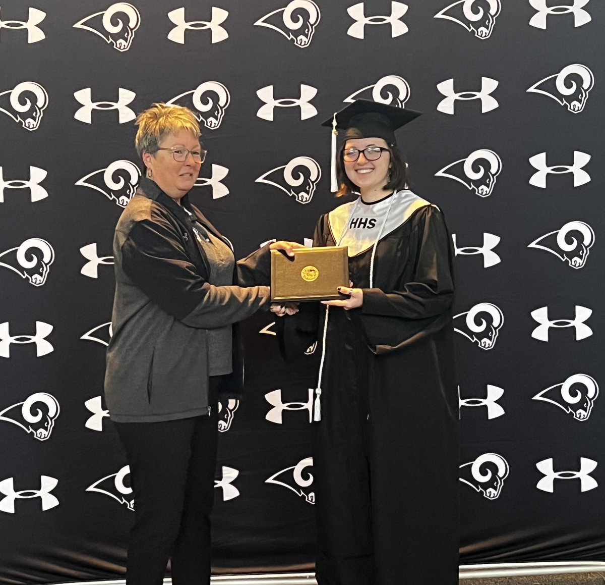 StacieFriebel's tweet photo. PERFECT day @HavelockHigh! I couldn’t have planned a better way to end a magical career in public education. Started with pics of an early grad. and ended with @drewwyfr & @JavonteVereen signing to continue as student athletes! This is what dreams are made of! #proudprincipal https://t.co/d5M1SCGqoj