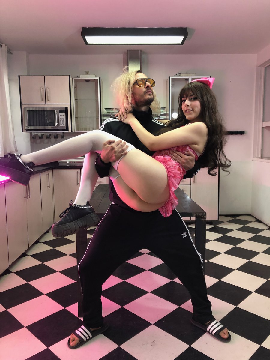 richiethunder69's tweet photo. Ella es mi preciosa amix @suspiriohrum de @Monsterettes666 los invito a seguirla. https://t.co/4coXJyyO5r