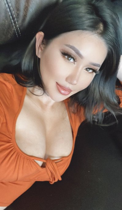 Watch Kit's leaked NSFW photo on TwXstars