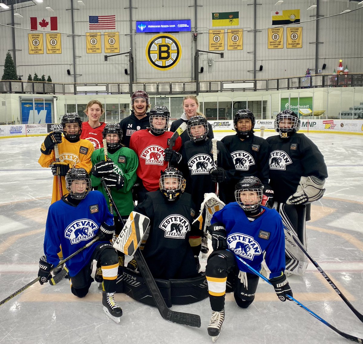 EBearcats's tweet photo. We had 3 very special guests today, all high caliber players with @EMHA_hockey ties. U18AA @ApexAABruins Conrad Hase, U18AAA Female @ReginaRebels Chloe Sorenson, and @theSJHL @FFBombers Alex Von Sprecken. Thank you for coming out tonight! https://t.co/ve3Vlxzc9w