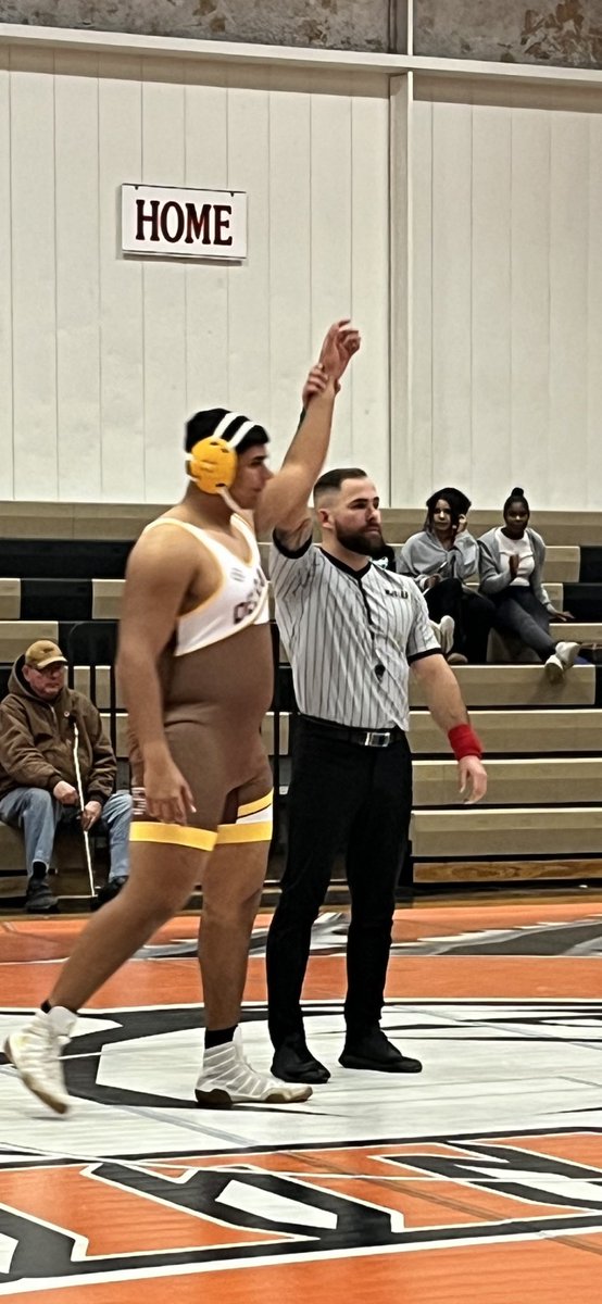 jnamnun24's tweet photo. Less than 48 hours after helping lead #teamadizero to a @FBUAllAmerican victory. My guy @JakeNamnun was on the mat helping @DelranWrestling go 1-0! #effortbased #workethic https://t.co/WLrdczB0CI
