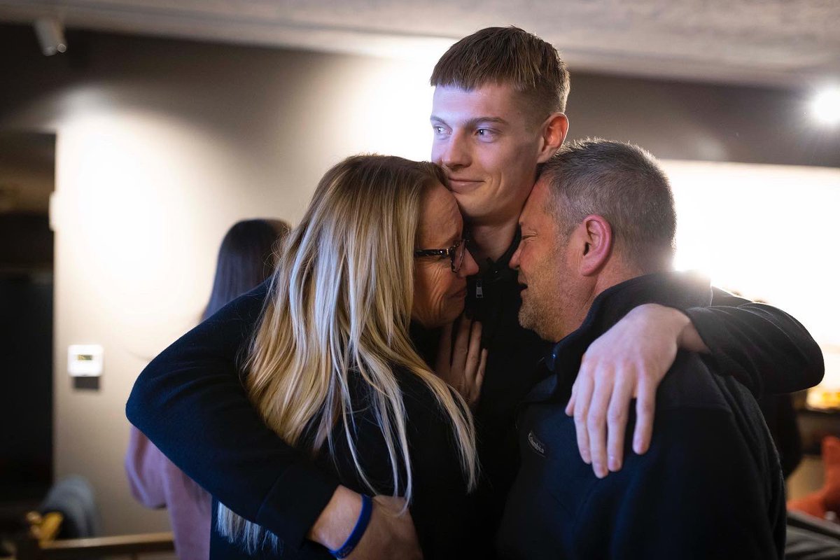 XavierMSOC's tweet image. 𝗧𝗵𝗲 𝘄𝗮𝗶𝘁𝗶𝗻𝗴. 𝗧𝗵𝗲 𝗿𝗲𝗮𝗰𝘁𝗶𝗼𝗻.

Congrats, @ColeJ_4 💙⚽️

#LetsGoX