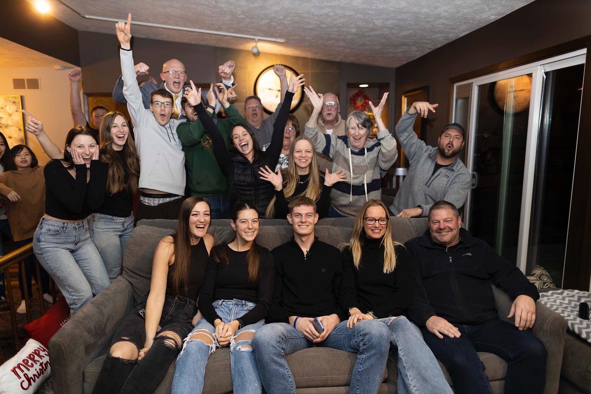 XavierMSOC's tweet image. 𝗧𝗵𝗲 𝘄𝗮𝗶𝘁𝗶𝗻𝗴. 𝗧𝗵𝗲 𝗿𝗲𝗮𝗰𝘁𝗶𝗼𝗻.

Congrats, @ColeJ_4 💙⚽️

#LetsGoX