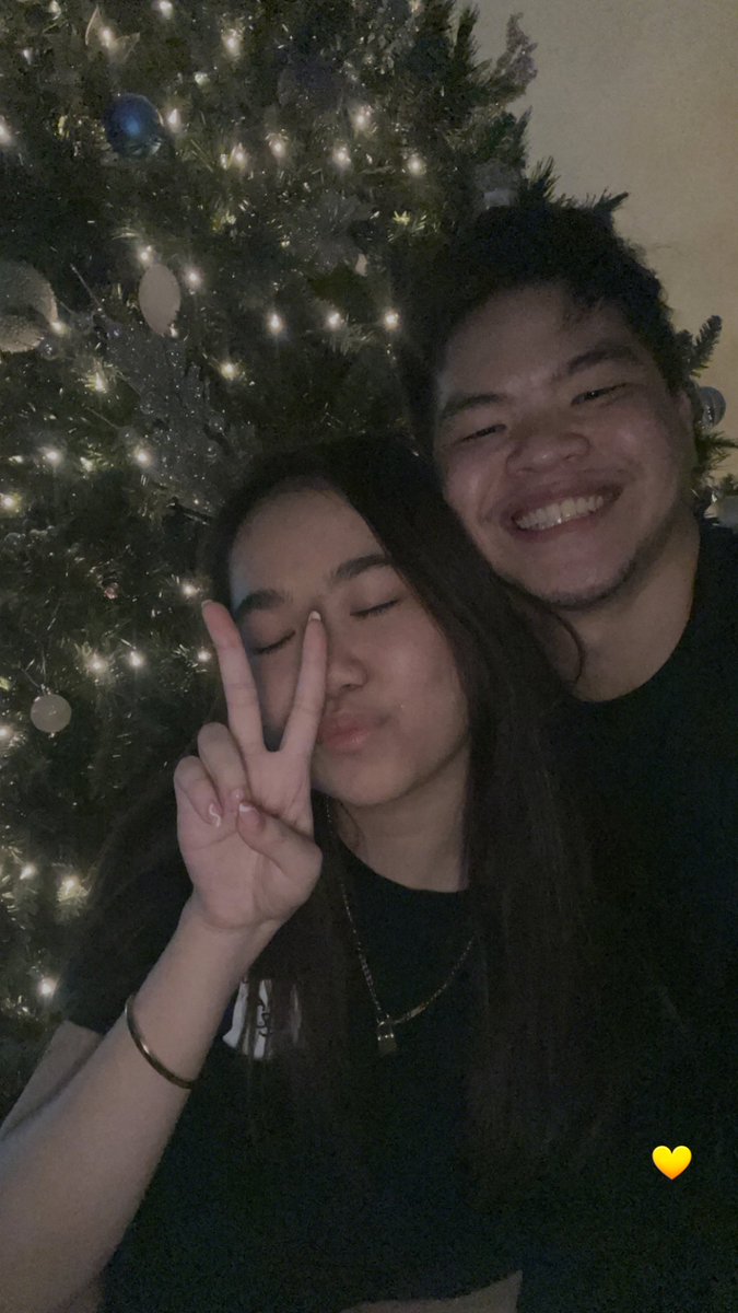 Nuestro primer arbolito. 🎄💛