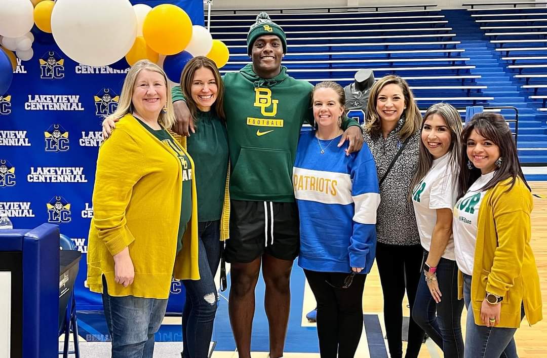 PowersJ9's tweet photo. Congratulations @EgeTrey! We always knew you'd go out there and do amazing things! So happy &amp; excited to share this moment with you kiddo!!! I am beyond proud of you!!💙💛💚💛 #SigningDay #WeAreLC @LCHS_Patriots @LC_PAT_NATION @BUFootball https://t.co/uZ3wjmGr6p