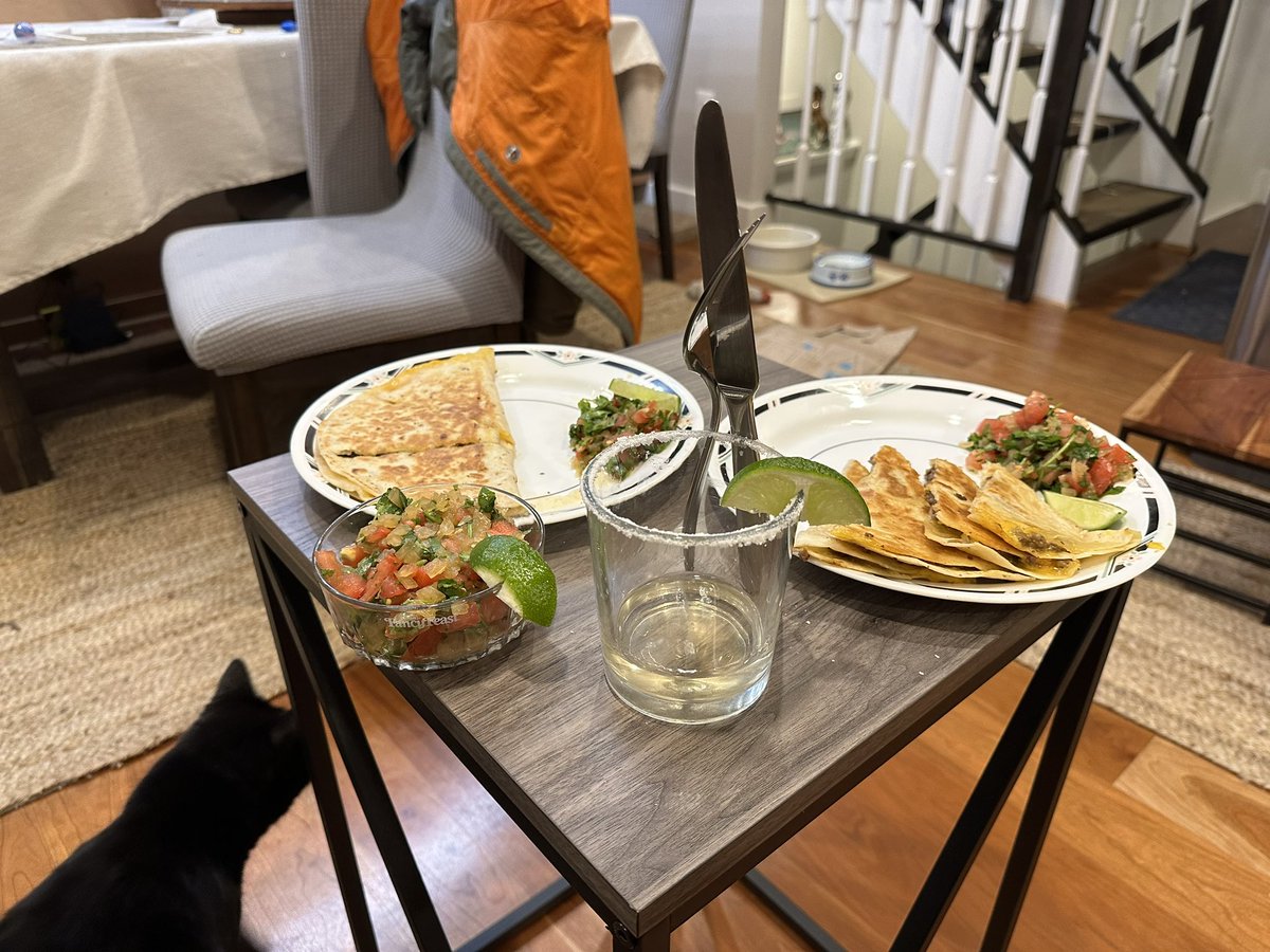 SheeshYoIDGAF's tweet photo. Just made this Wagyu Quesadilla for @VividLimited food night🥵 The tequila paired perfectly with the fat in the quesadilla and the Pico De Gallo had a nice twist with the hint of gin and the light sweetness of the slightly sautéed onions👨‍🍳 @GordonRamsay @GuyFieri any thoughts👀❓ https://t.co/v5KhidSj6v