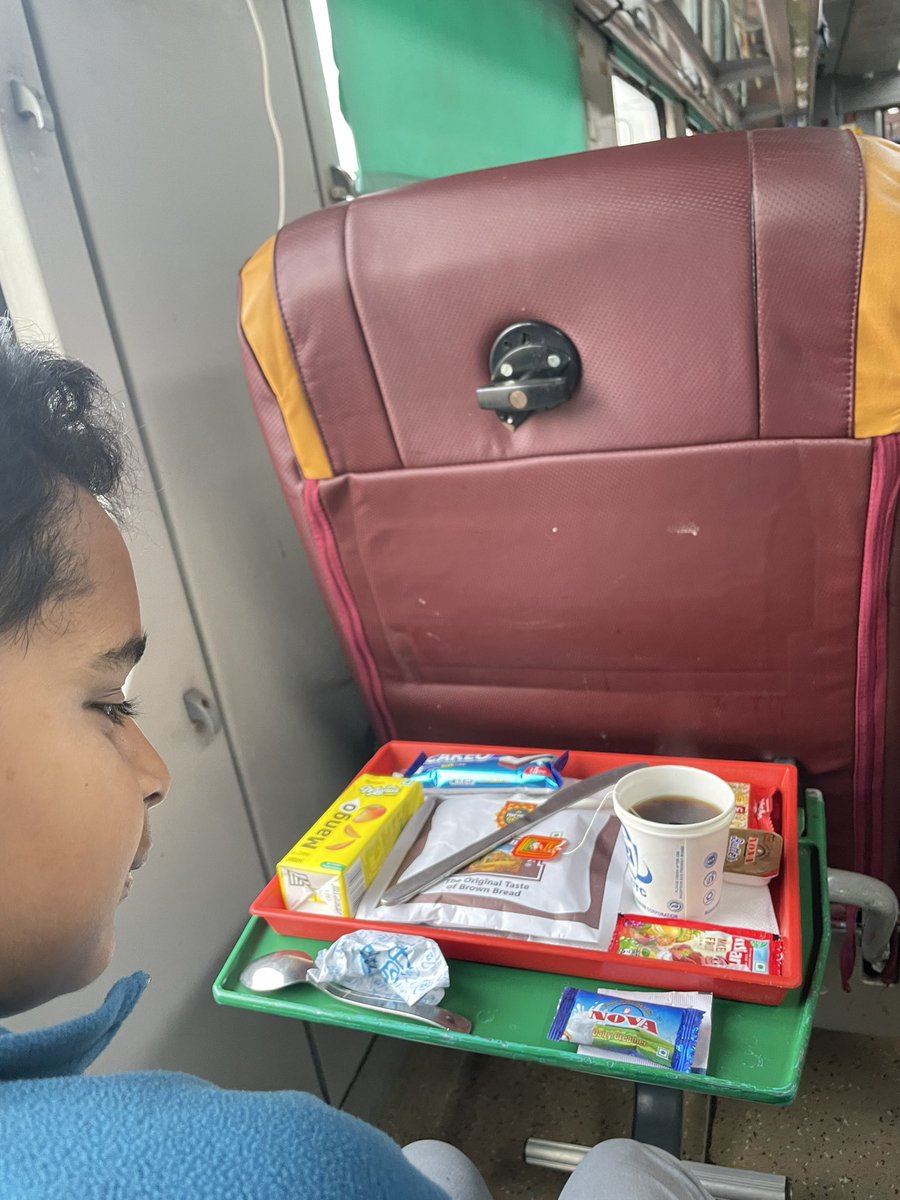 a2avin's tweet image. Amazing!!! And impressive #cleanTrains @IRCTCofficial @RailMinIndia  trains are as clean as our metros in #melbourne @metrotrains . Job well done!