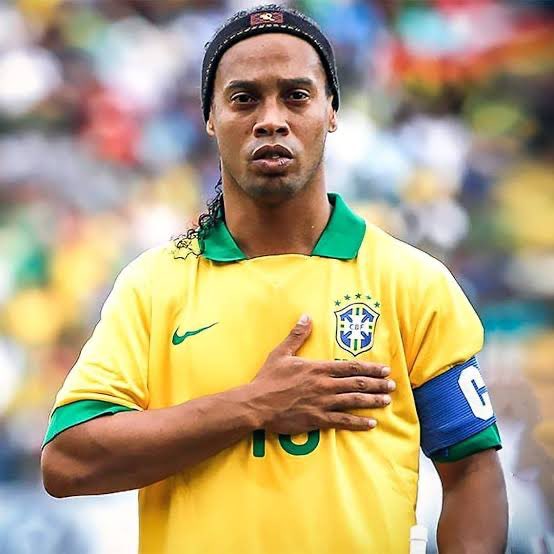 Ronaldinho Gaúcho está no seu top-5 da história do futebol brasileiro?