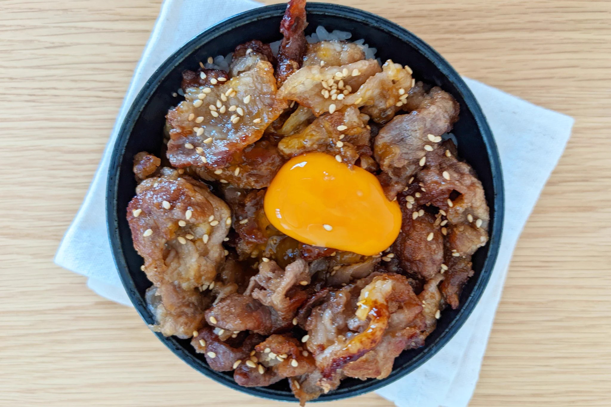 カリカリがやみつきに！「豚こま甘酢揚げ丼」が美味しすぎる！