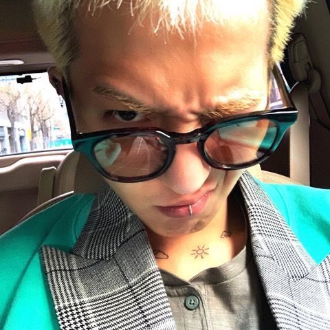 lalisamanao's tweet photo. Good morning too Mino oppa only, yang lain langsung malam aja 😋 https://t.co/Omwt3AaJGv