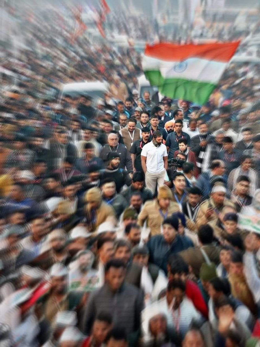 ShayarImran's tweet photo. भाजपा को पता है कि जब #BharatJodoYatra संसद भवन के सामने से इंडिया गेट होते हुए गुज़रेगी तो नई बन रही संसद की इमारतें पुकार के कहेंगी, राहुल गॉंधी हम आपके लिये तैयार हो रहे हैं,भारत जोड़ के वापस आइये देश की सत्ता आप जैसे तपस्वी का इंतज़ार कर रही है।
@RahulGandhi https://t.co/lyxPdUL8gJ